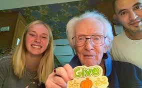 Students Help 102-Year-Old Veteran Use Zoom for the First Time