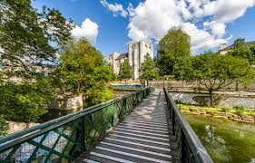 Visit Niort A Sentry Of The Marais Poitevin Parc Naturel Regional Du Marais Poitevin