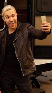 He Was With The Guy From School Of Rock But They Cropped Him Out Of The Picture Fall Out Boy Songs Pete Wentz Fall Out Boy