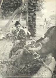 Une Image De Oum Kalthoum Old Egypt Egyptian History Egypt History