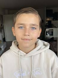 Cameron Bain's Instagram, Twitter & Facebook