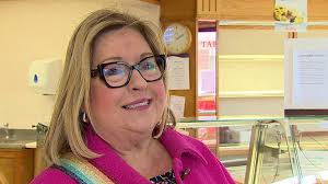 Noakes: Costau cynyddol yn cau siop fara 108 mlwydd oed