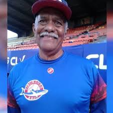 Gregorio Machado despierta nostalgia magallanera tras uniformarse con  Tiburones de la Guaira