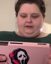 GOOD LAWD THAT BEAN BAG IS IN A HURRY #amberlynnreid #amberlynnreidtok...