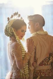 Perpaduan Antara Dua Adat Dala Pernikahan Merupakan Hal Yang Sering Terjadi Yovika Dan Andro Mempersiapkan Foto Perkawinan Foto Pengantin Fotografi Pengantin
