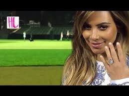 Kim Kardashian Ring Omg Kim Kardashian Ring From Kanye Kim Kdashian  Engagement Ring Kanye West Instagram Beyonce Engagement
