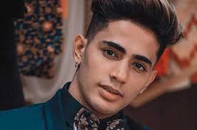Danish zehen he is a youtuber. Danish Zehen Death Vikas Gupta Pays Tribute In Emotional Video Intm Winner Riya Subodh Heartbroken Tv News India Tv