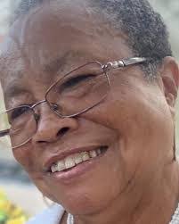 Earlene Henry's Instagram, Twitter & Facebook