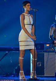 Rihanna Performing On Uk X Factor In London December 9 2012 Rihanna White Dress Rihanna Rihanna Style