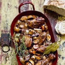 Rezept Von Sarah Wiener Geschmortes Rotweinhuhn Rezepte Einfache Gerichte Lecker