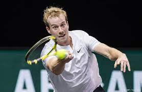 All the latest tennis action on eurosport. Tennis Player Van De Zandschulp Draws Lessons From His Debut In Rotterdam Ruetir