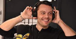 L'album è stato certificato disco di diamante in italia per le oltre 600 000 copie vendute ed è rimasto per oltre 100 settimane consecutive nella classifica. Tiziano Ferro Wikipedia