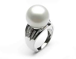 Black And White Pearl Ring Meaning Pearl Engagement Rings Meaning Pearl Engagement Ring Engagement Ring Meaning Pearl And Diamond Ring