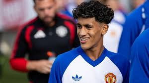 Barcelona rule out move for Manchester United wonderkid JJ Gabriel - Yahoo Sports