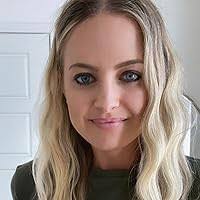 Leah Penn's Instagram, Twitter & Facebook