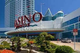 Windsor in canada has lot to offer to its tourists. Caesars Windsor Casino