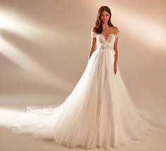 Hilf ihr beim makeup, styling und bei der anprobe! Milla Nova Elsa Kleid Hochzeit Braut Hochzeitskleid Spitze