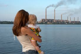 Din cauza multor tragedii ale mediului înconjurător, de la jumătatea secolului xx, multe națiuni au instituit legi cuprinzătoare proiectate pentru a repara distrugerile anterioare ale poluării necontrolate și pentru a preveni viitoarele contaminări ale mediului. Poluarea Pe Intelesul Copiilor