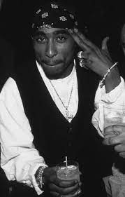 Pin By Quezia Souza On W A L L P A P E R S Tupac Wallpaper Tupac Pictures Tupac