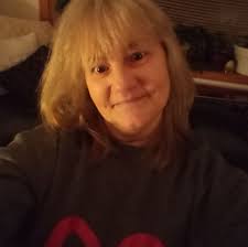 Are there any night owls available to chat?