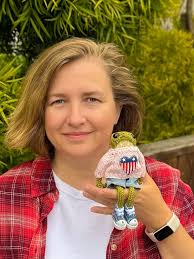 Who wants one of these? Not sure if I am allowed to share the link, but  it's from etsy, Costwolds woods