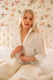 Pin By Dmitry Gaydukov On O4bd Shirts Dress Get Dressed White Shirt Blouse Collar Blouse