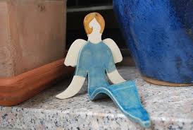 Engel Keramik Schutzengel Weihnachten Sitzend Engel Keramik Keramik Und Ton Kunsthandwerk