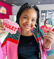 Violet Madison's Instagram, Twitter & Facebook