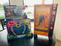 Jazwares fortnite 4'' squad mode prickly patroller, elite agent & king flamingo action figure review. Kungarna On Twitter We Re Super Excited To Reveal Our Brand New Fortnite Jazwares Toys Live Right Now On Twitch We Have The Rc Ballers Large Vending Machine And Deluxe Battle Bus Watch