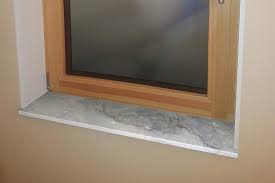 Die formgebung der vorderen kante ihrer fensterbank innen können sie aus vier verschiedenen kollektionen individuell mit ihrer gewünschten holzart und der farbe kombinieren. Materialubersicht Fur Fensterbanke Innen Backes Fensterbank Innen Fenster Bank