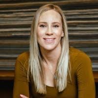 Laura Warnock's Instagram, Twitter & Facebook