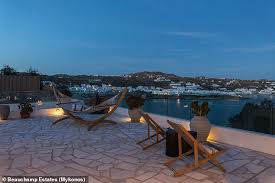 Theodora petalas was born in 1995 in london to a german mother and a greek father. Stefanos Tsitsipas S 17 000 Mykonos Beach Side Villa Complete With Pool And Sea Views Daily Mail Online
