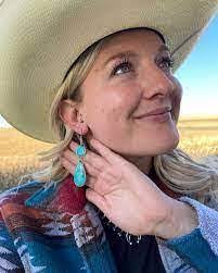 Carlene Ring's Instagram, Twitter & Facebook