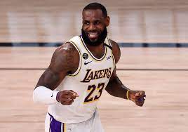 Лебро́н рэймон джеймс — американский баскетболист, играющий на позиции лёгкого и тяжёлого форварда. Lebron James Braces For A Loss On Brentwood Mansion Los Angeles Times