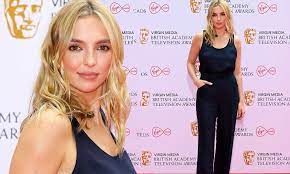 May 17, 2021 · jodie comer, steve mcqueen, hayley squires and waleed zuaiter are a few of the stars headlining bafta's the television sessions 2021, an annual event series — held online for the second year. Bafta Tv Awards 2021 Jodie Comer Wears Chic Navy Vest And Tailored Trousers On Red Carpet Daily Mail Online