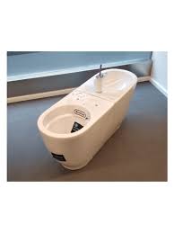 Il bagno è un ambiente in continua evoluzione, uno spazio al quale si chiede relax e comfort, ma anche stile e design. Pozzi Ginori Sanitari Serie Acanto Pattono 1882