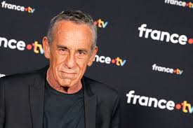 Un blogueur attaqué par Audrey Crespo-Mara pour avoir annoncé la mort de  Thierry Ardisson : que risque-t-il ?