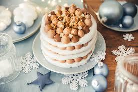 Recette Pavlova De Noel Poire Chocolat Au Gingembre Torrefie 750g Recette Poire Au Chocolat Recette Pavlova Dessert