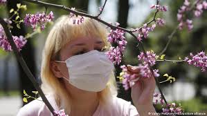 Maybe you would like to learn more about one of these? Loss Of Smell And Taste Lingers For Covid 19 Patients Science In Depth Reporting On Science And Technology Dw 19 02 2021