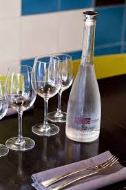 Aqua Chiara L Eau Coule De Source Panier De Saison Aqua Eau Gazeuse Petite Bouteille