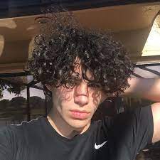 Khawla Bareface98 Photos Et Videos Instagram Cute Boys Curls Boys With Curly Hair Guys And Girls