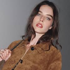 Leonardo DiCaprio dumps Blake Lively for his mum?