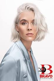 Presentamos los nuevos tóneres ChromaSilk Platinum de PRAVANA. Logre  resultados pulidos multitonales sin la necesidad de mezclar con Clear,  simplificando el nivel 9+ de tonificación y retoques.