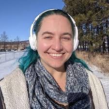 Mindy Piper's Instagram, Twitter & Facebook