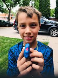 Hid some pug rocks around Parowan this morning❤