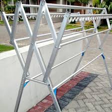Meski begitu, ada juga orang yang merasa tidak puas terhadap produk jemuran baju pilihannya karena berbagai faktor.karena itu, kami akan menjelaskan cara memilih jemuran baju kepada anda. Jemuran Aluminium Harmonika Lipat Hanger 150 Perabotan Rumah Di Carousell
