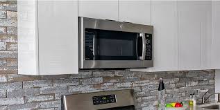 advantages of high gloss kitchen cabinets