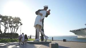 In an attempt to revitalize hammond's original jurassic park attraction in san diego, ludlow assembles an ingen team to recover isla sorna's dinosaurs and move them to the original park. Kissing Statue Stock Footage Royalty Free Stock Videos Pond5