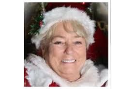 Anna Reddick's Instagram, Twitter & Facebook