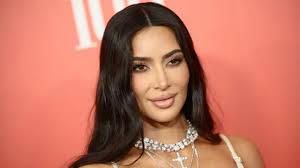 Kim Kardashian bir masa nedeniyle davalık oldu
